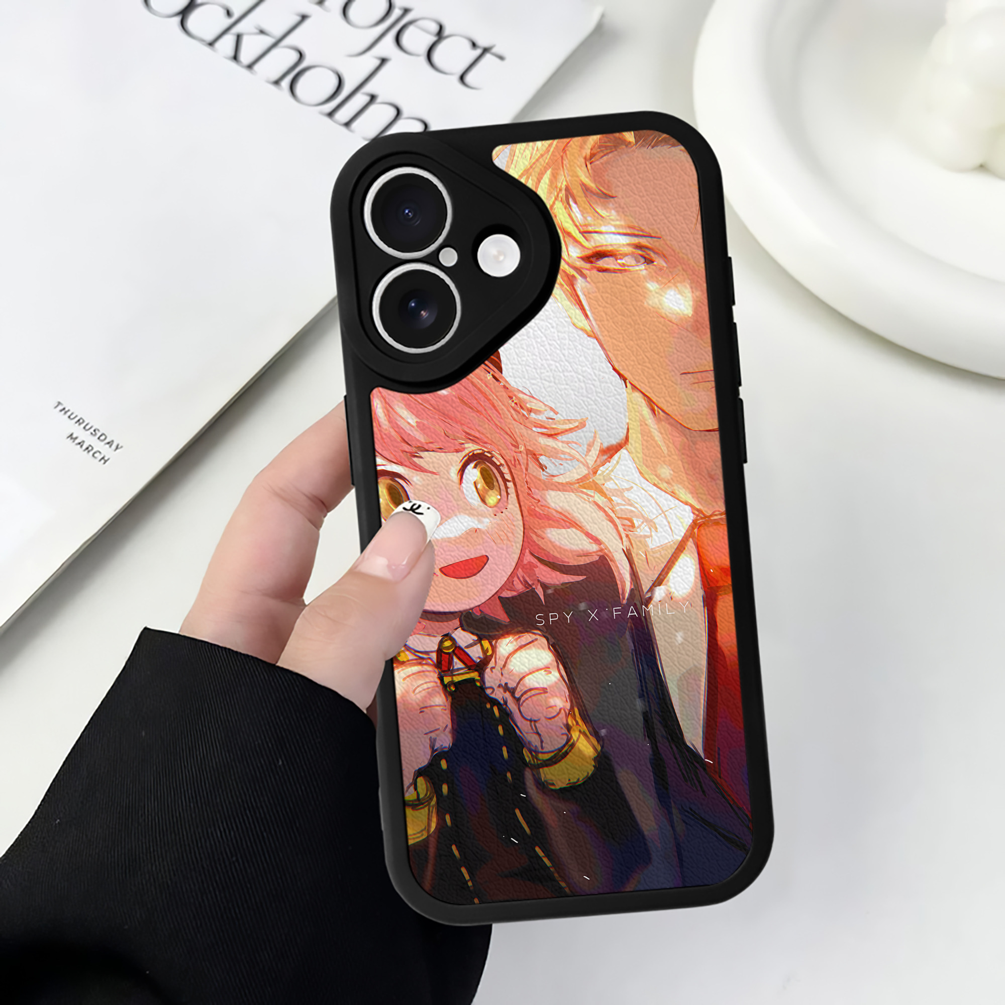 （画像用） SPY×FAMILY间谍家家酒 【iPhone 16シリーズ対応】シリコンスマホケース（レザー調） 材質：シリコン